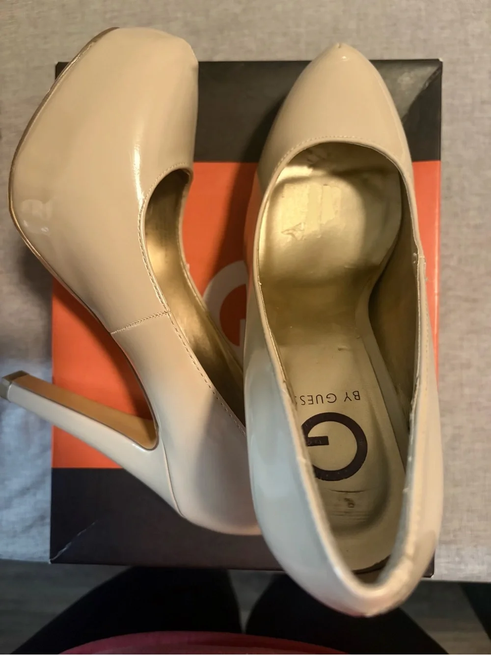 G by Guess Cream Patent Round-Toe Pumps